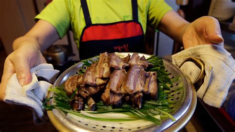 狗肉與美食的絕妙交融：探索狗肉湯的多元風味